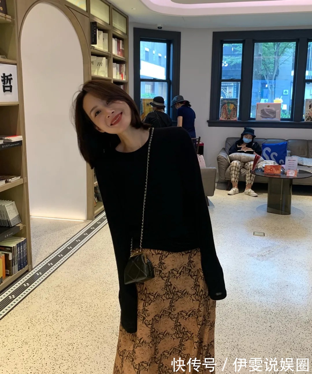 厚重感 她的穿搭:知性大方的“棕色”, 百搭好看