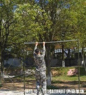 绕杠|单杠只会拉引体向上这7种花式玩法,你想挑战一下吗