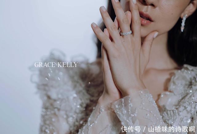 系列|GRACE KELLY全新系列婚纱奢华亮相