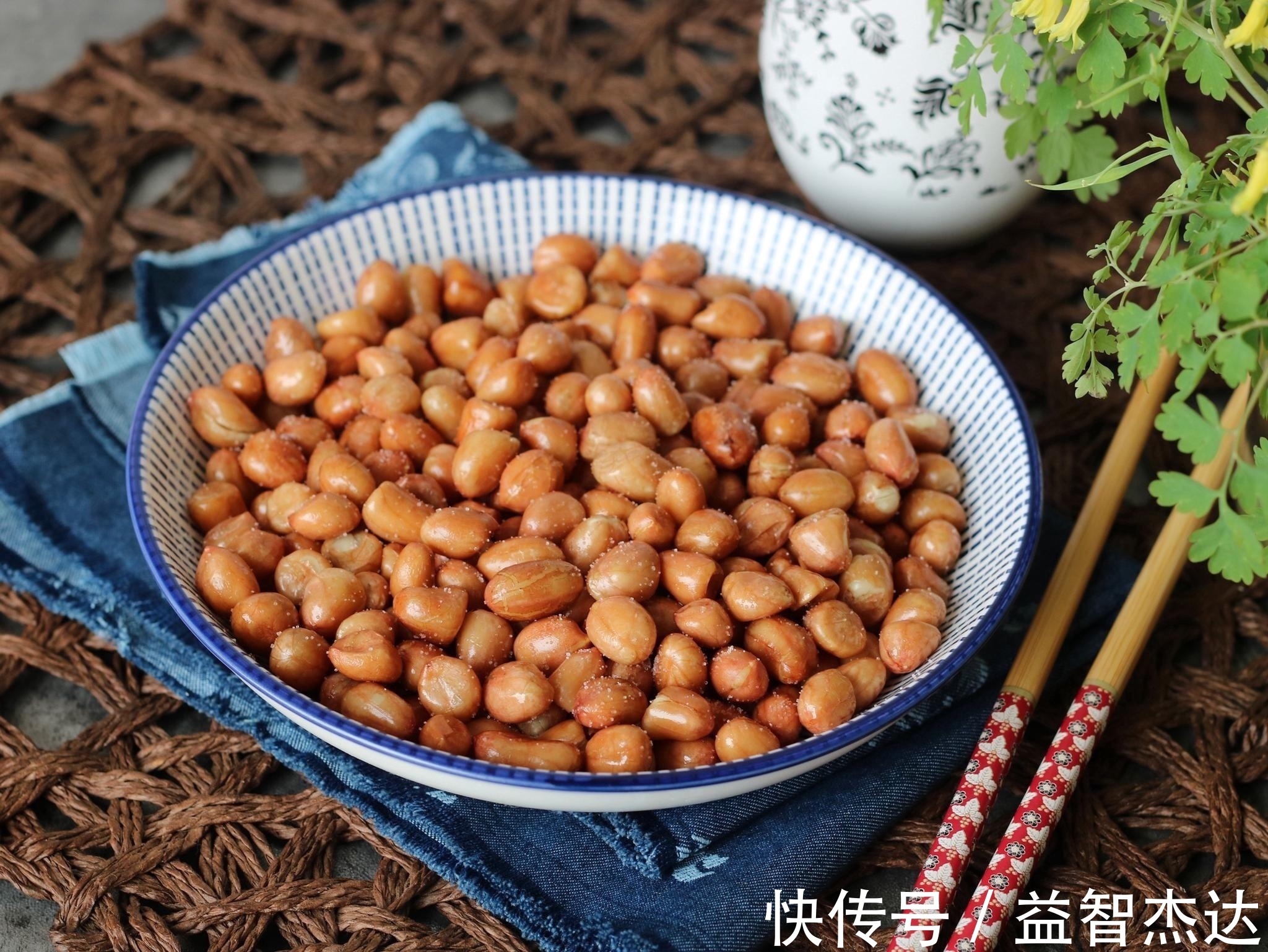 炒花生米|炒花生米用哪种油大厨用对了,花生不吃油,放一个星期嘎嘣脆