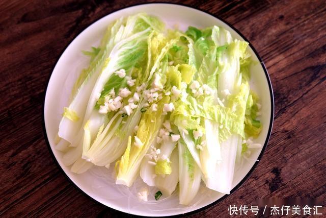 蒜蓉粉丝蒸娃娃菜的家常做法,又鲜又嫩,简单易做,好吃不长肉