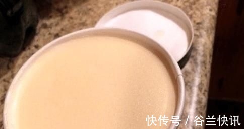 强迫症吃东西时,奶茶喝出新境界,草莓得去籽吃,网友别吃了