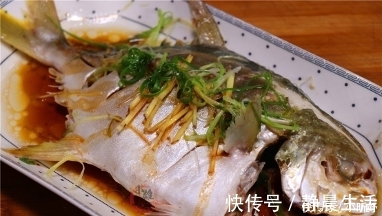 酱油|做清蒸鱼时，出锅淋酱油还是豉油？都不对，这才是正确做法