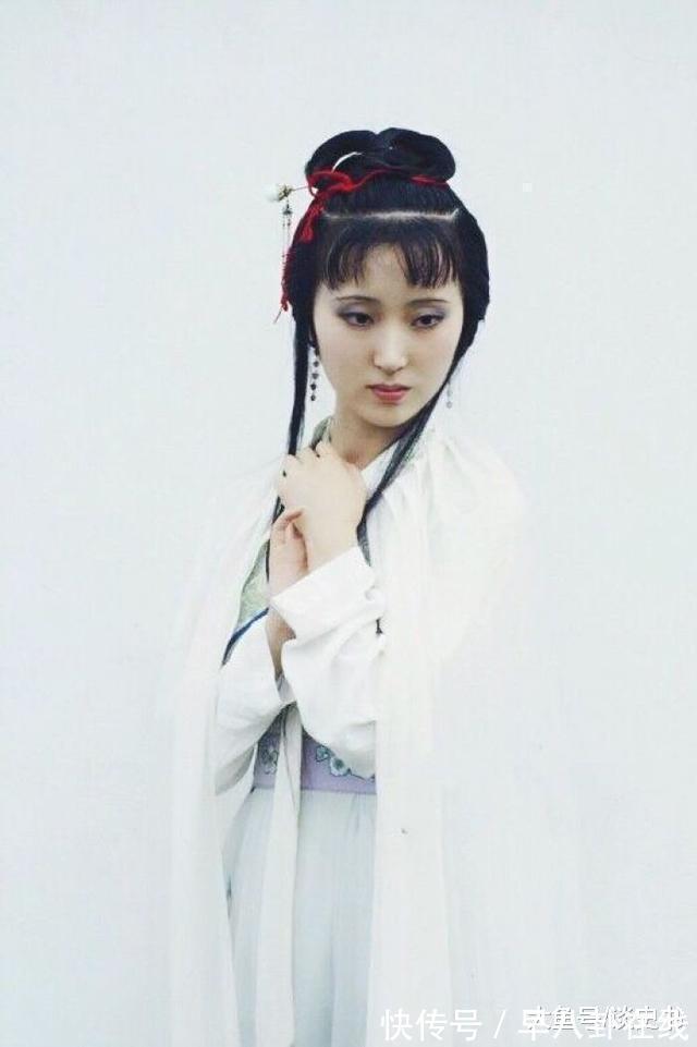 警告$初次见面,王夫人连用两个词语警告黛玉,黛玉一个反问,完美回击