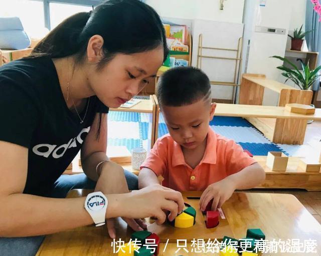 化妆品 “毁口红”火了?小学生和中学生先忍了,看到大学生操作:土豪吧