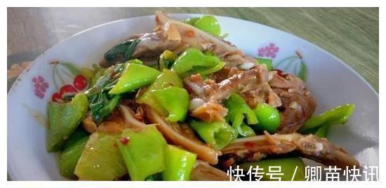 青椒|美食推荐青椒回锅肉、青椒炒猪脆骨、捞汁鸡翅、小炒肉的做法