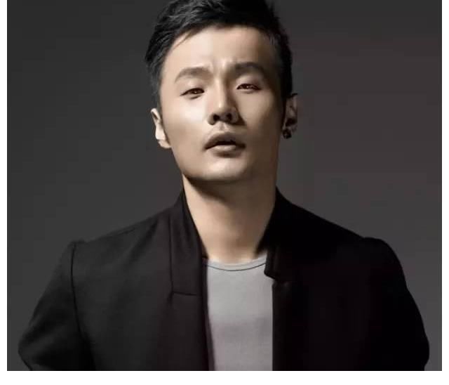 韦礼安登《好声音》,一代歌王成选手?网友:乐坛的悲哀