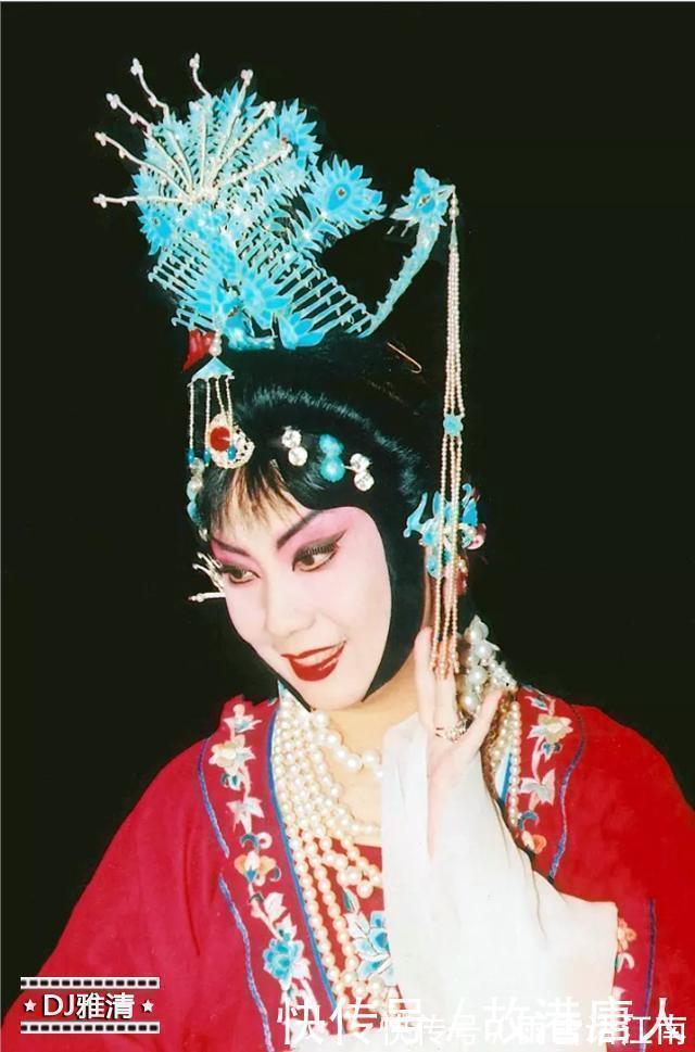 谢瑶环&李维康各时期老照片,从小美到老,图7有高玉倩,最后一张全家福