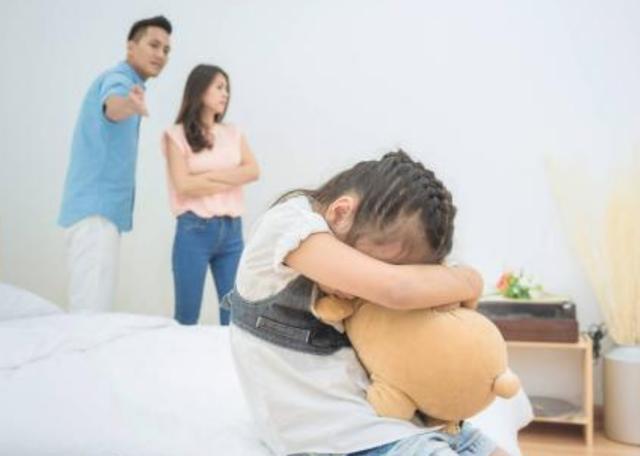 初墨|宝爸给女儿取名“初墨”,自认文雅却气哭娃,网友:看看自己姓啥