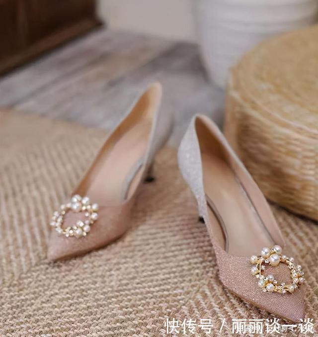 满分|哪个女孩子不爱高跟鞋呢华丽大气的尖头高跟鞋，高级感满分