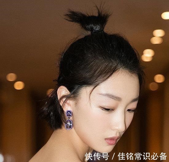 扎发|别只会扎丸子头了,今秋超流行这5种“扎发”,谁扎起来都特别美