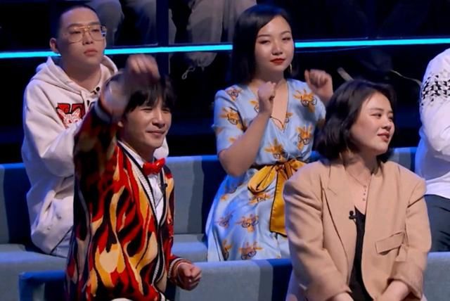 易立竞:文化人骂人,是一种艺术,一种文字的享受。