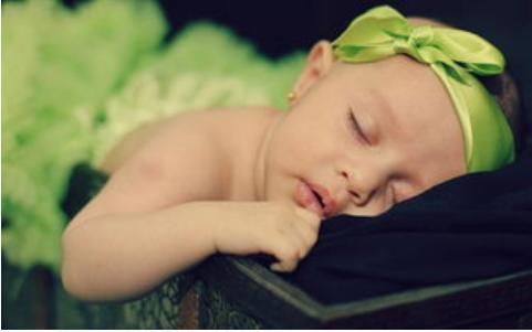 内啡肽|家有“睡渣”宝宝?父母别忧心,做好这4步,帮助宝宝自主入眠