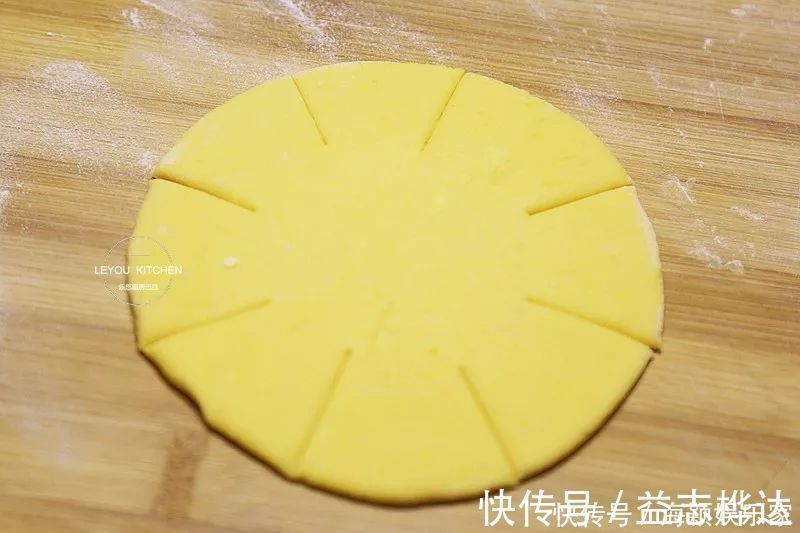 豆沙馅|多捏几下，豆沙包和花一样漂亮，过年端上桌，全家抢着拍照