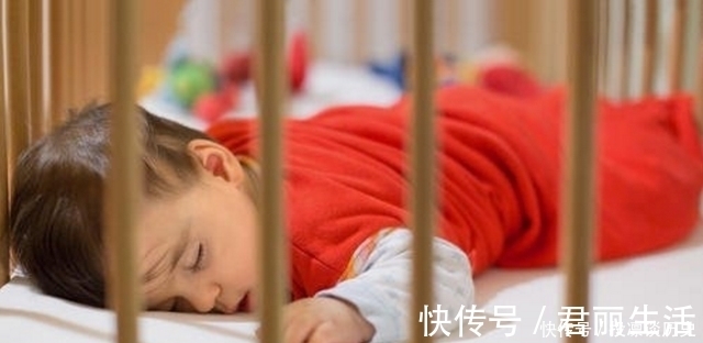 睡梦|宝宝睡觉总是“一惊一乍”,是不是被吓到了?3个原因宝妈快了解
