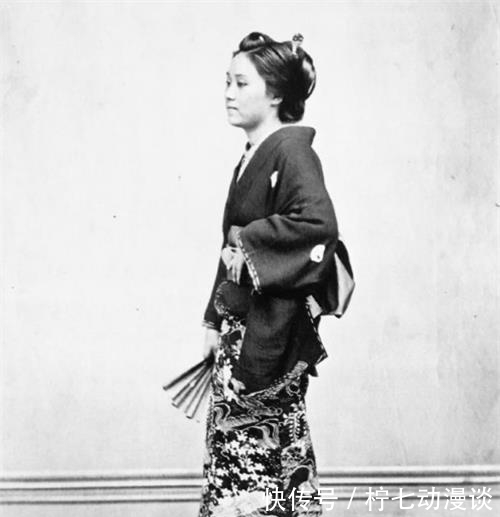 日本|19世纪的日本风情:女子妆容太辣眼,武士目露凶光,电影都拍不出
