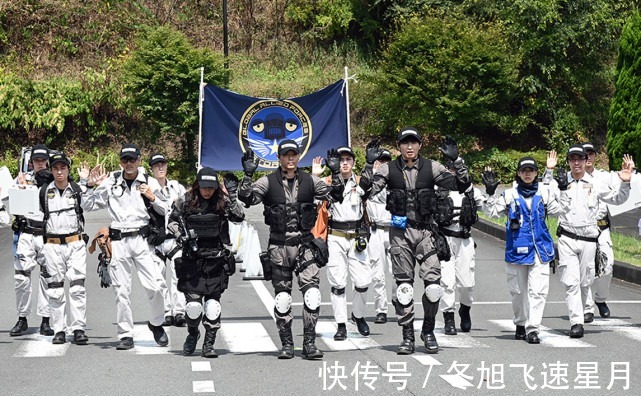 伽古拉|泽塔奥特曼最终话,歼灭机甲兽胸口被重创,遥辉上演英雄救美