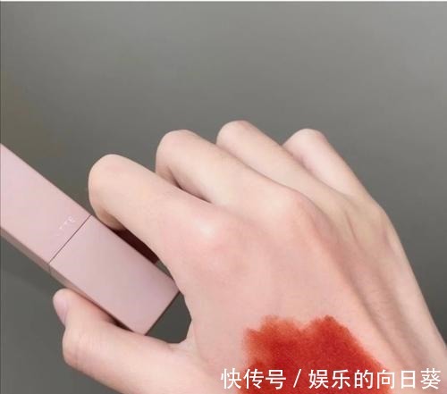 党姐妹 学生党爱用口红,素颜涂也不会被发现!骗过直男!