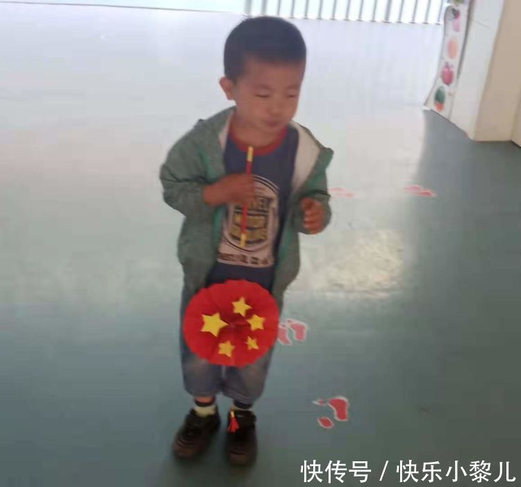 手工|幼儿园手工作业，给孩子留还是给家长留的？家长该帮孩子做手工吗