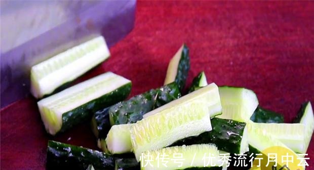 大碗|腌黄瓜用盐水杀就错了，教你一招，清爽入味嘎嘣脆，10分钟就能吃！