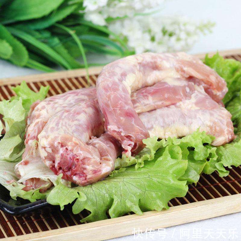 鸡头|鸡身上1部位,存在大量有毒物质!可惜很多人不清楚,还喜欢吃