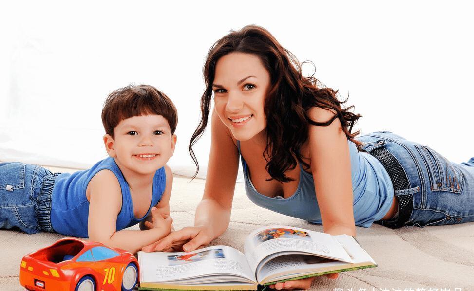 道闸|带着孩子穿越道闸升降杆,导致孩子头部被卡,照顾孩子怎能投机?