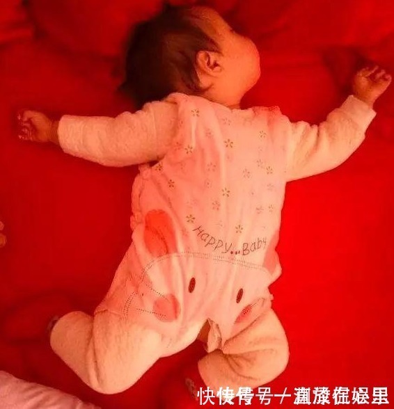 奇葩|熊孩子“奇葩”睡姿集锦,第6个真的笑的我肚子疼!