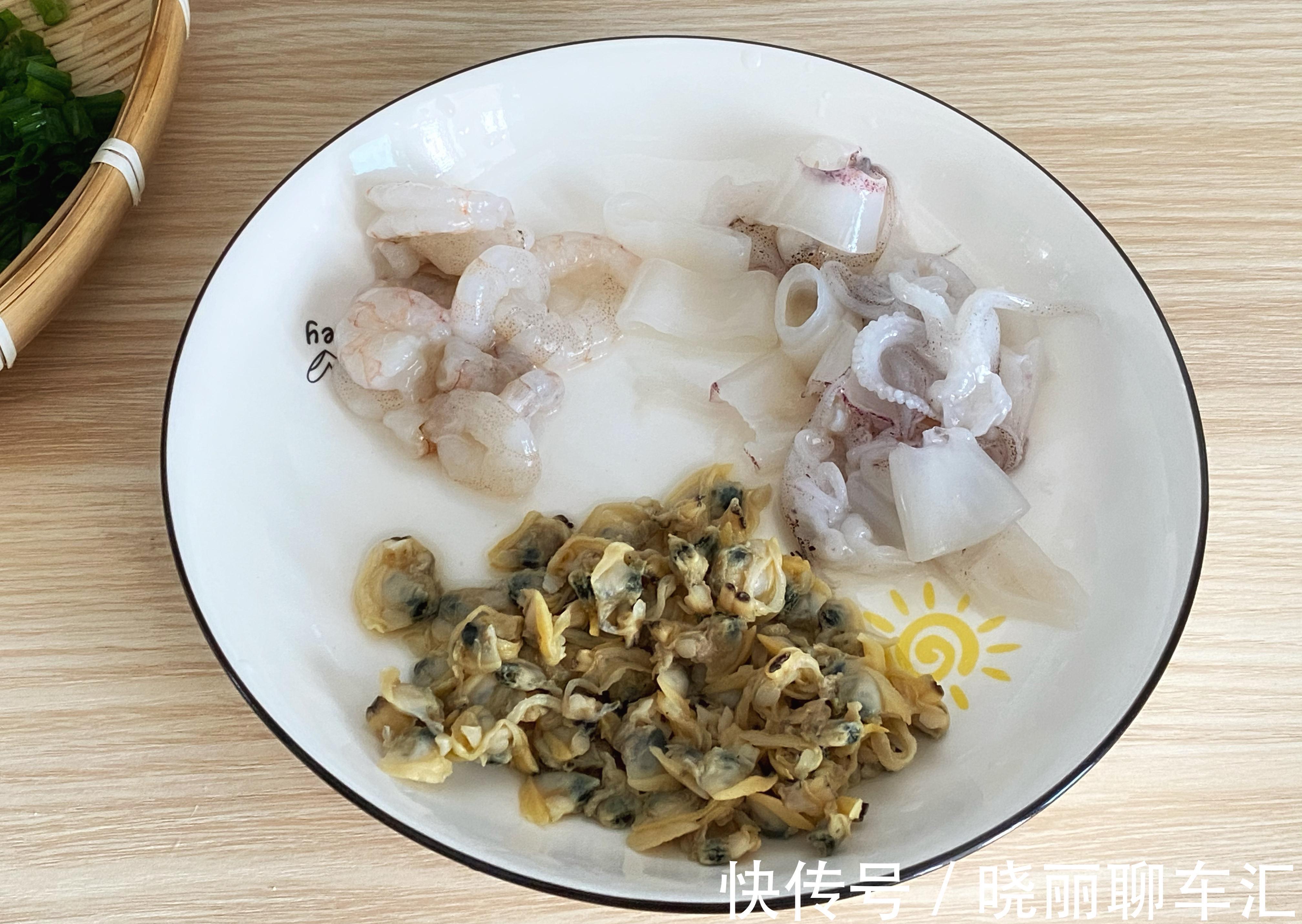 煮面条,最忌水开下锅,掌握3个技巧,面条筋道又爽滑,真好吃