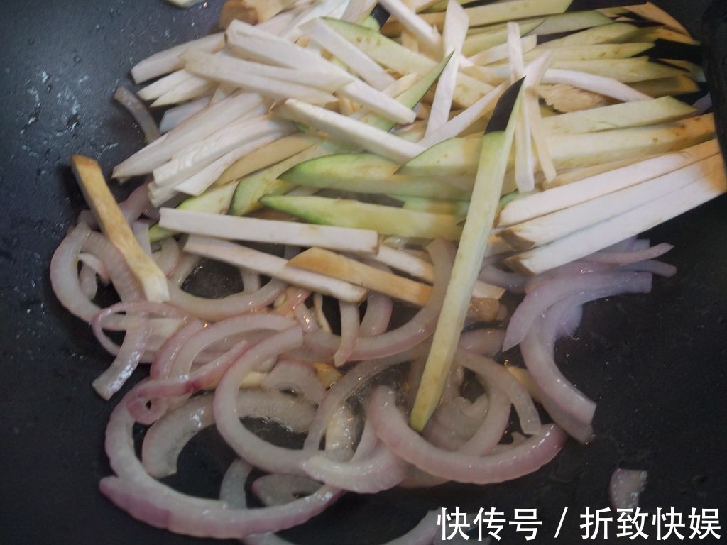 炒制|杏鲍菇和茄子的完美组合,简单炒一炒,鲜香入味又好吃