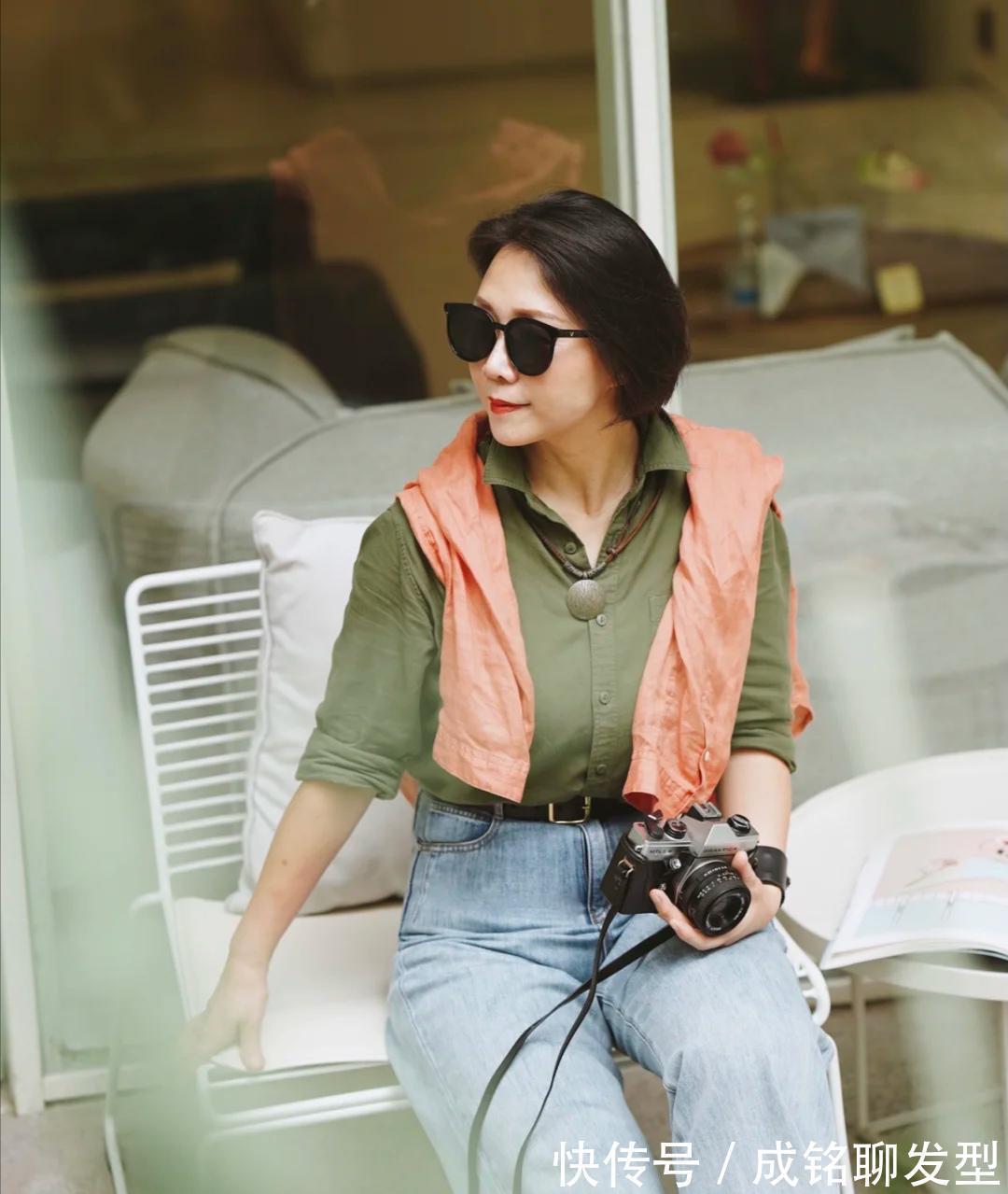 马甲|妈妈们也要时尚过夏季,这些妈妈级的博主真会穿,不仅减龄还高级