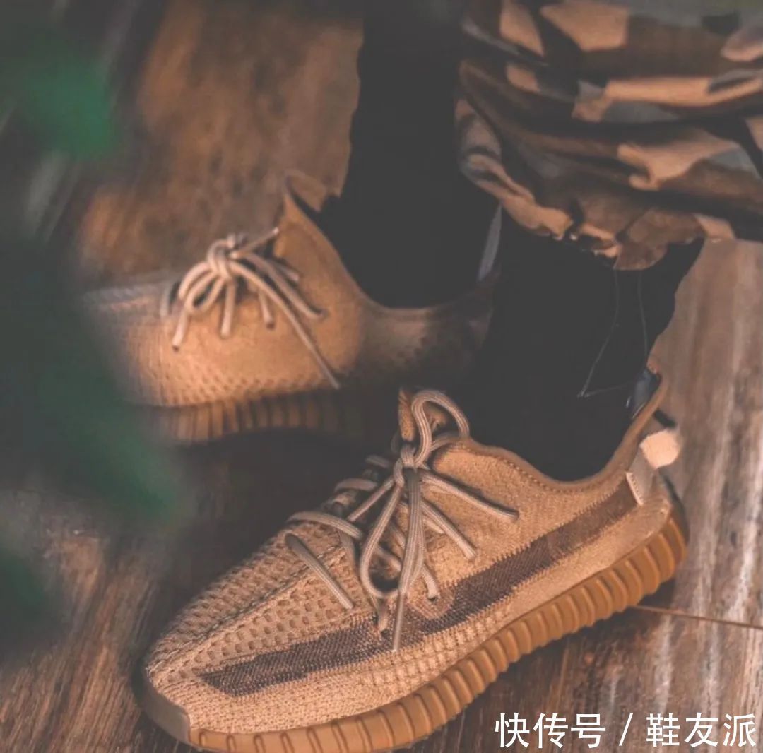 鞋款|YEEZY跌破原价，冰蓝、满天星疯狂复刻，地区限定变成炒冷饭？