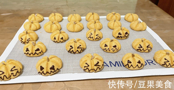 香到流口水的南瓜饼干，下饭神器都靠它