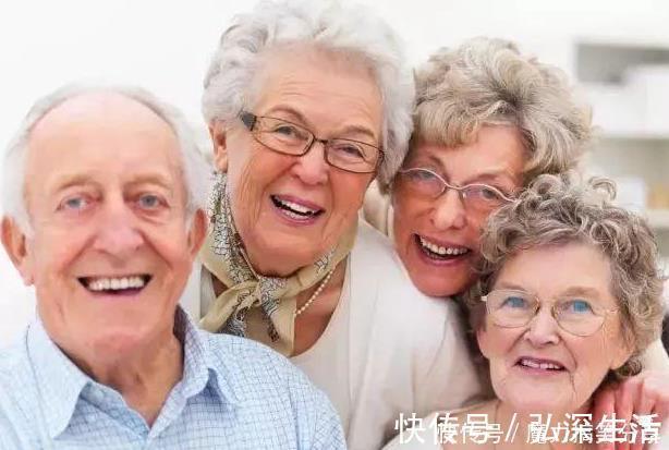 长寿|100岁老人不锻炼，爱吸烟，长寿只因每天做几件事，多半人做不到