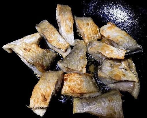 干煎|雨天宅家做美食,简单的干煎白鳞鱼吃出小幸福