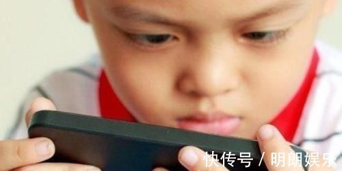 游戏厅|12岁男孩身患癌症,妈妈崩溃大哭吐露别在“垃圾堆”里养孩子