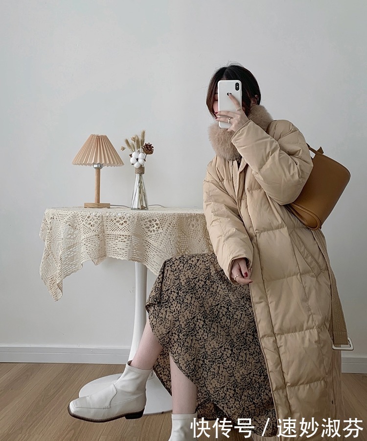 羽绒服|什么样的羽绒服更适合冬天穿?首选这4种颜色,太显白了!