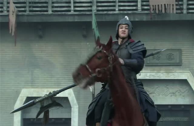 张飞|三个人打吕布，可以说已经很不要脸了，为何还称三英战吕布