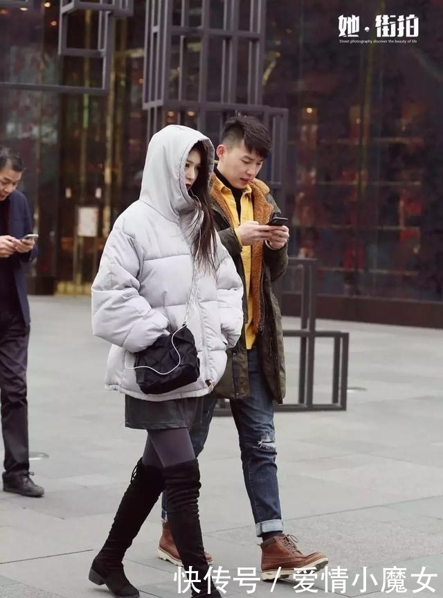冬天|街拍,冬天穿裙子,羽绒服搭起来!