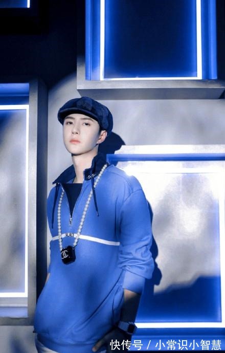 项链|王一博把《这就是街舞》中的穿搭搬进了你的日常生活，可行吗！