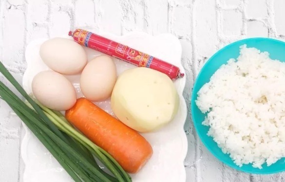 早餐别再做面食,1碗米饭2个蛋,好吃又营养,孩子1顿吃5个,真香