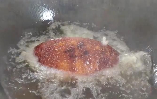 家里来客人了,来到硬菜“梅菜扣肉”,做法简单,香酥软烂