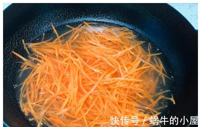 粉条|天气热了,胡萝卜加粉条这样做,我家一周吃5次,解腻还解馋