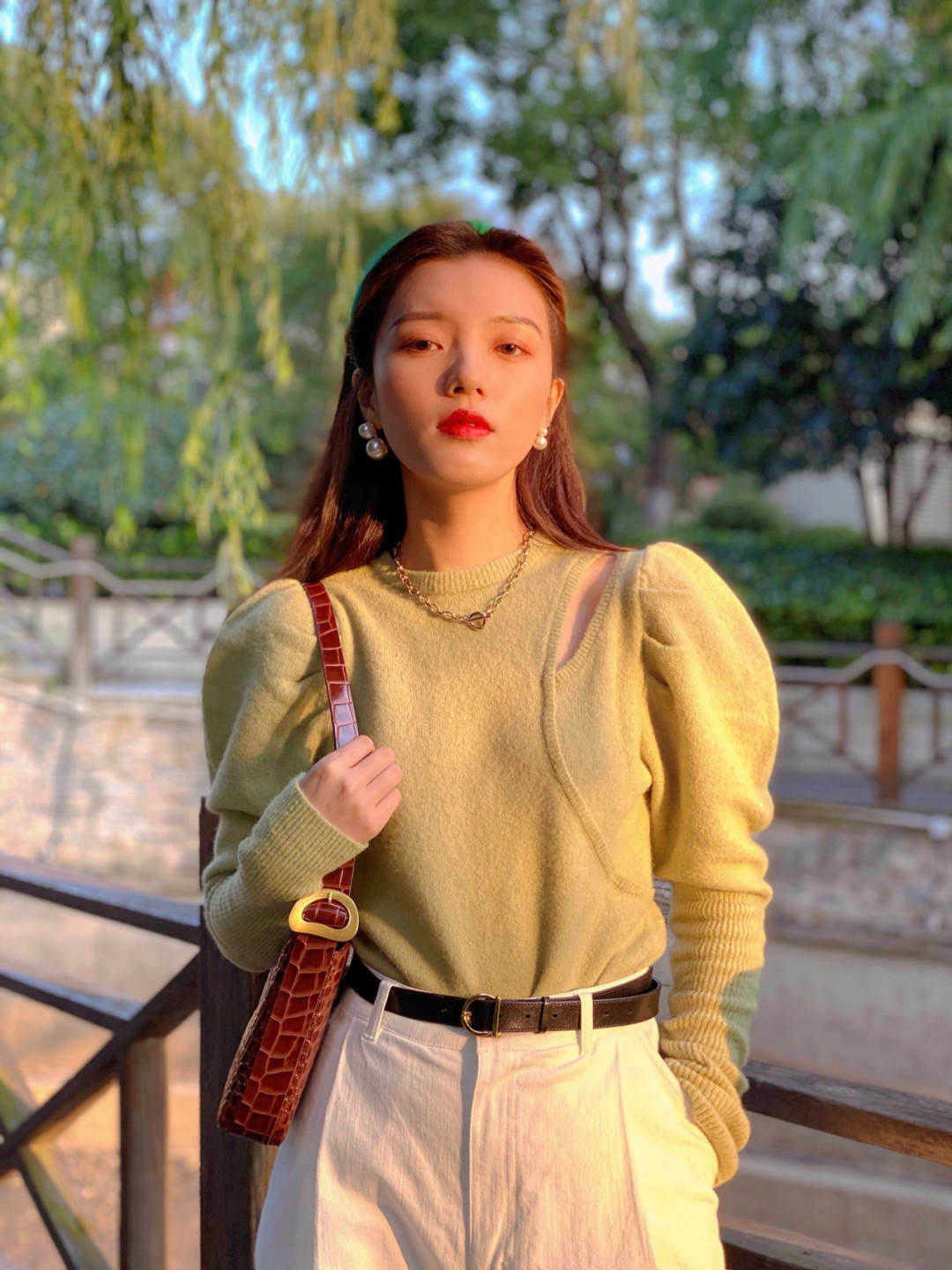 宽松|被法式惊艳了,秋冬还能这么穿?太真实自然了