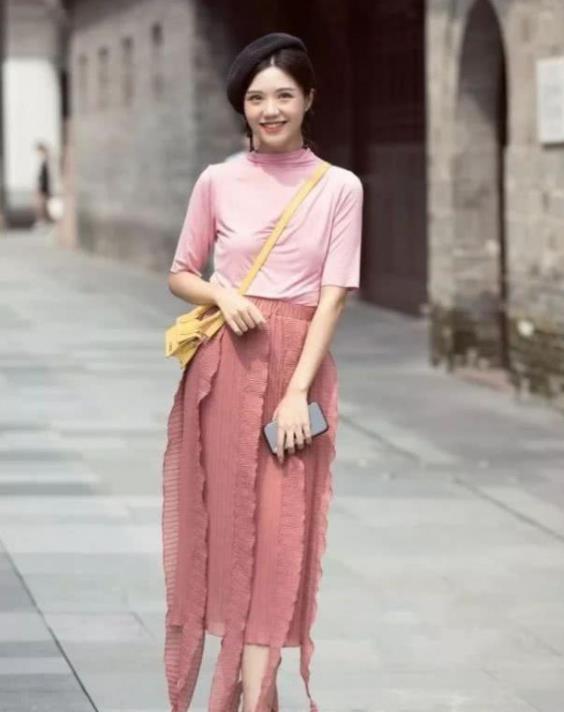 搭配|美女高颜值的时尚搭配,精致的妆容,让人更加难忘