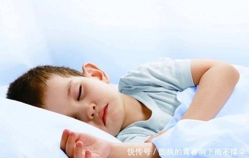 年后|兄妹俩一个天天午睡,一个从不午睡,3年后的差距很明显