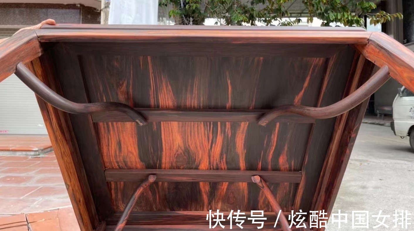 大红酸枝|几百年以来，为什么大红酸枝红木家具还被人喜欢