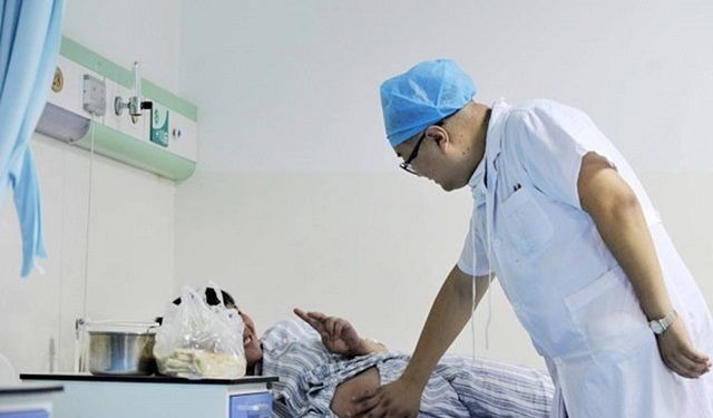 产妇|顺产时,“自然撕裂”和“侧切”有什么区别?产科医生说出了实情