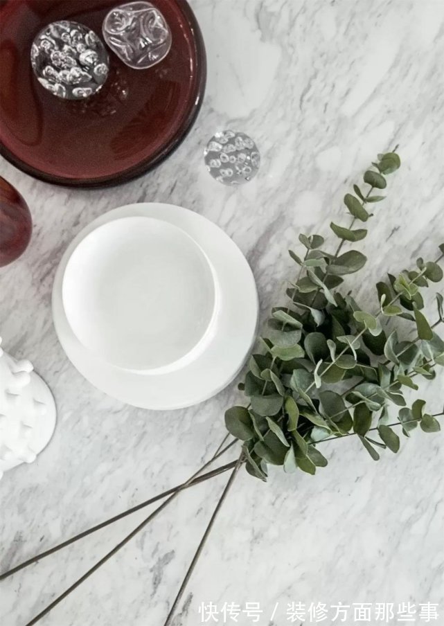 米洛什|210平红色是这个家的主角结合软装，带来安全感与舒