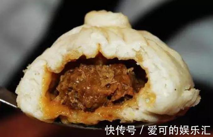 调牛肉馅,记住“一个窍门”,调好后鲜嫩多汁,包包子喷香好吃