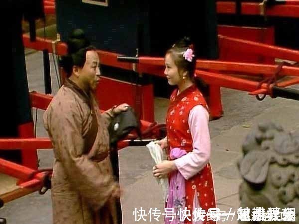 贾府#红楼梦中,有没有察觉到大厦将倾、早做准备最终全身而退的人?